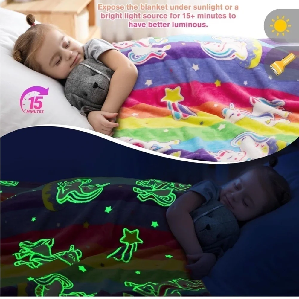 NWT Unicorn Glow-in-the-Dark Blanket - Multicolor   🦄